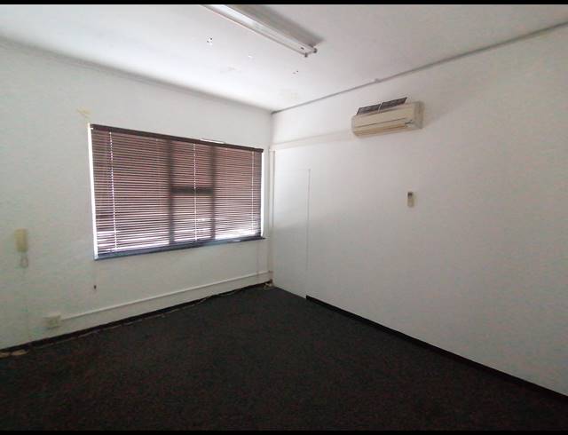 56M² OFFICE TO LET IN PAARDEN EILAND